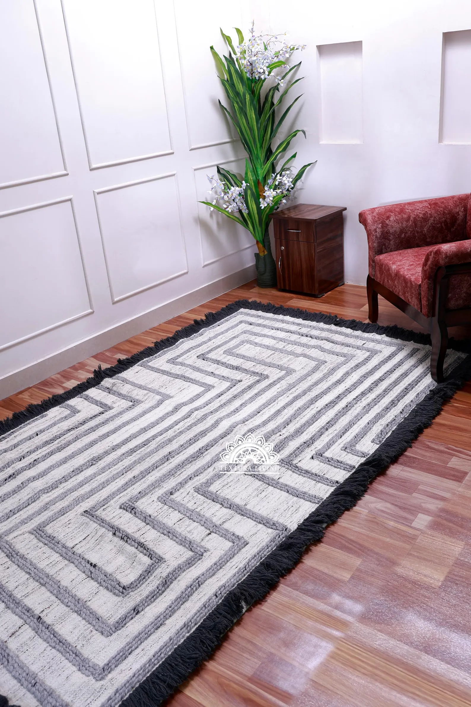 1 Artisan Kilim Rug: Hand-Blended Cotton & Wool, Modern Boho Decor - Image 1