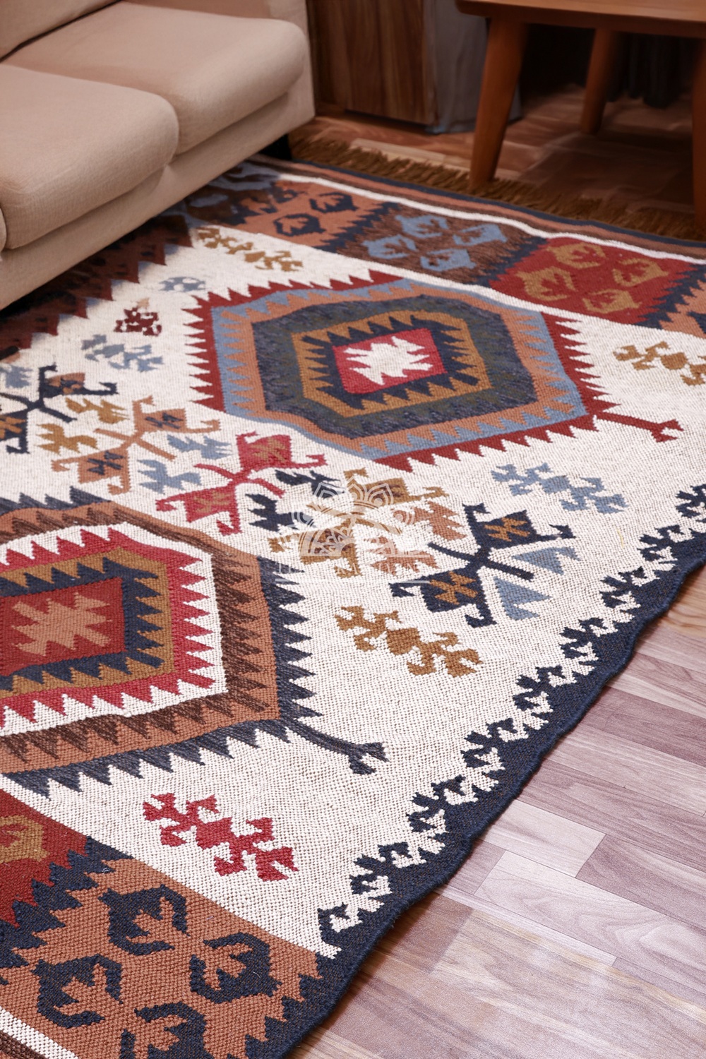htkr1 Handwoven Turkish Kilim Rug - Image 1